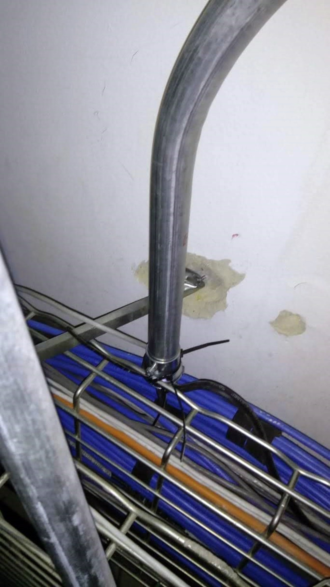 24-Cableado-fuera-de-bandeja-3-11-6.jpg